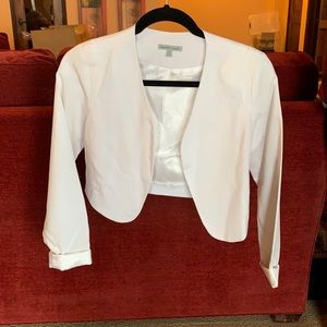 Cropped white jacket